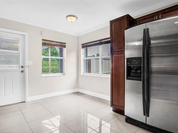 5433 NE 1st Ave, Oakland Park FL 33334