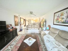 2841 NE 33rd Ct 104, Fort Lauderdale FL 33306