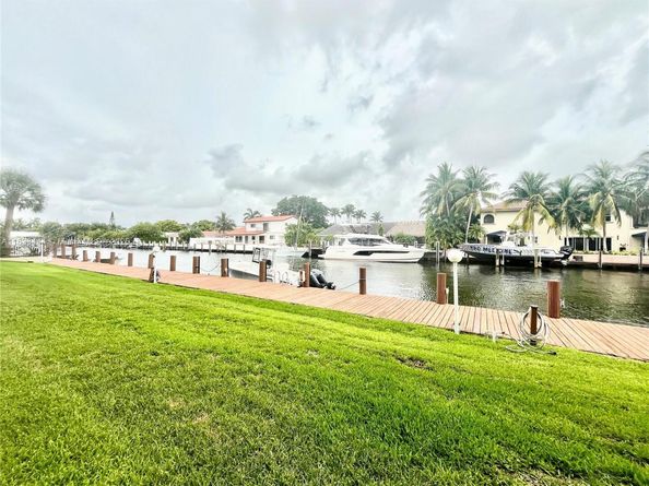 2841 NE 33rd Ct 104, Fort Lauderdale FL 33306