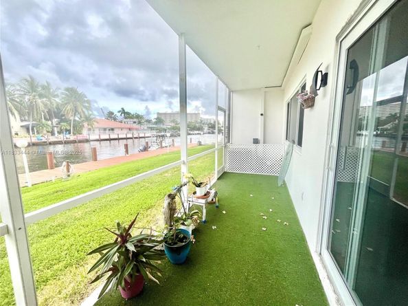 2841 NE 33rd Ct 104, Fort Lauderdale FL 33306
