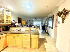 2841 NE 33rd Ct 104, Fort Lauderdale FL 33306
