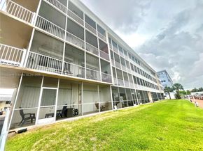 2841 NE 33rd Ct 104, Fort Lauderdale FL 33306