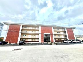 2841 NE 33rd Ct 104, Fort Lauderdale FL 33306