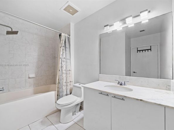 133 NE 2nd Ave 909, Miami FL 33132