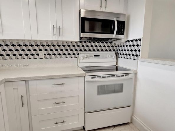 9010 Sunrise Lakes Blvd 306, Sunrise FL 33322