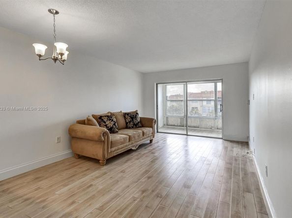 9010 Sunrise Lakes Blvd 306, Sunrise FL 33322