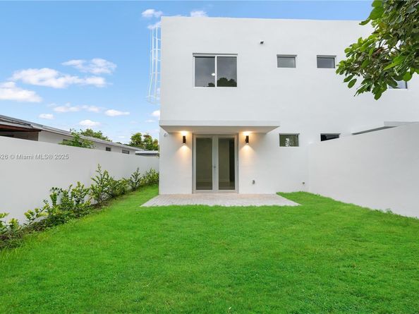 857 SW 14th Ave A, Miami FL 33135