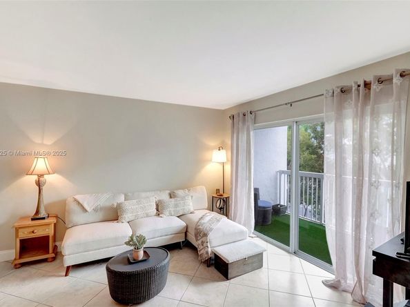 2920 SW 28th Ter 407, Coconut Grove FL 33133
