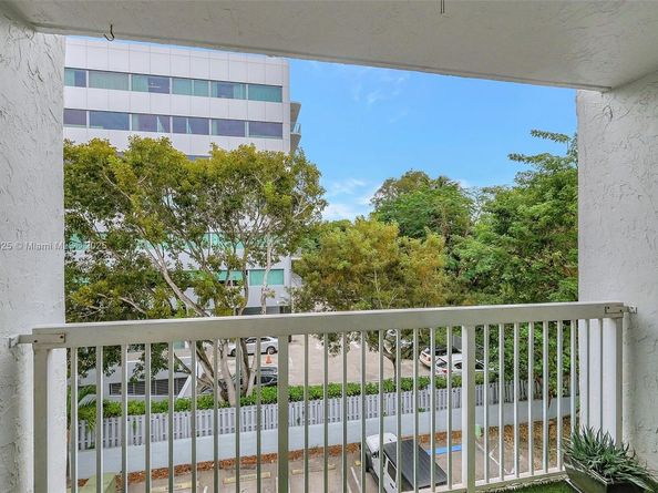 2920 SW 28th Ter 407, Coconut Grove FL 33133