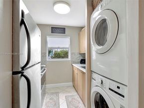 2920 SW 28th Ter 407, Coconut Grove FL 33133