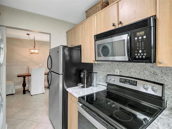 2920 SW 28th Ter 407, Coconut Grove FL 33133