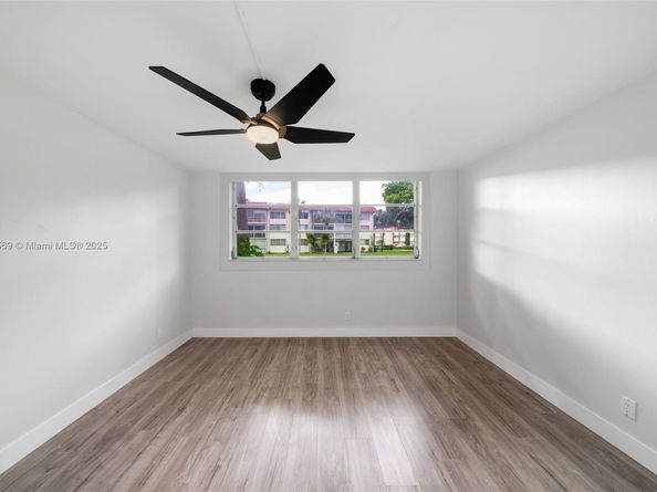 8901 S Hollybrook Blvd APT 109, Pembroke Pines FL 33025
