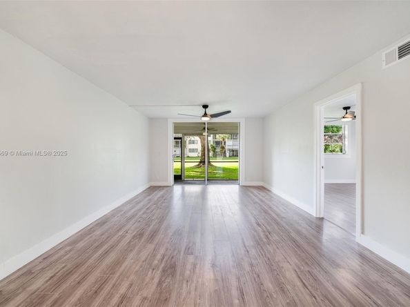 8901 S Hollybrook Blvd APT 109, Pembroke Pines FL 33025