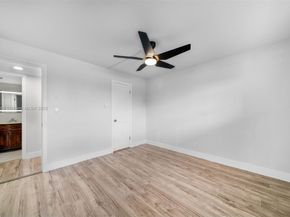 8901 S Hollybrook Blvd APT 109, Pembroke Pines FL 33025