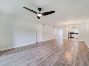 8901 S Hollybrook Blvd APT 109, Pembroke Pines FL 33025