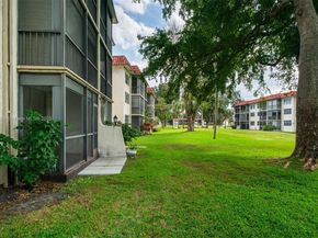 8901 S Hollybrook Blvd APT 109, Pembroke Pines FL 33025