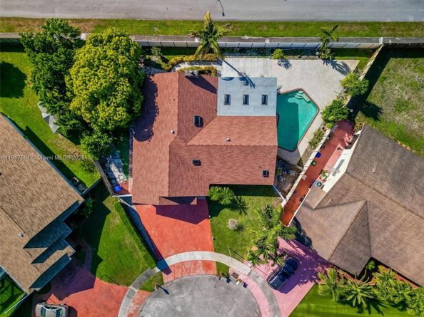 8920 NW 15th St, Pembroke Pines FL 33024