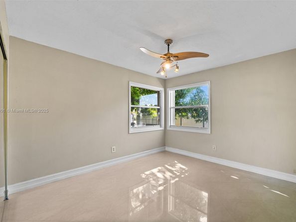 8920 NW 15th St, Pembroke Pines FL 33024