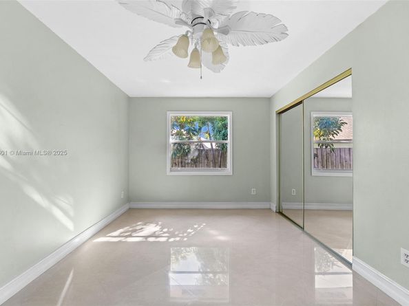 8920 NW 15th St, Pembroke Pines FL 33024