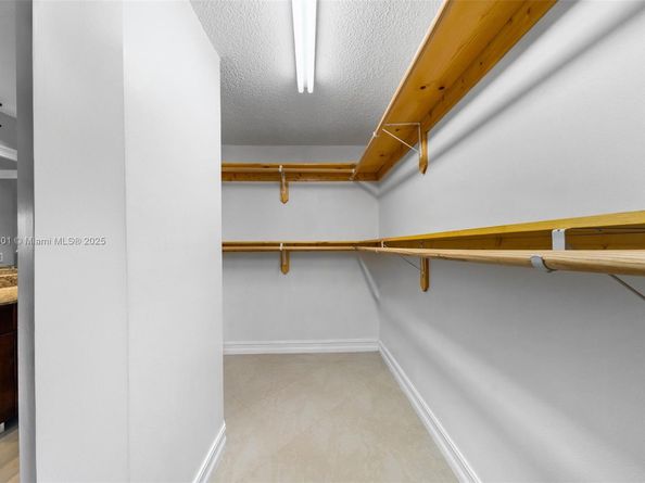 8920 NW 15th St, Pembroke Pines FL 33024