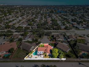 8920 NW 15th St, Pembroke Pines FL 33024