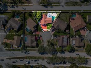 8920 NW 15th St, Pembroke Pines FL 33024