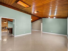 8920 NW 15th St, Pembroke Pines FL 33024