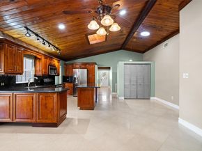 8920 NW 15th St, Pembroke Pines FL 33024