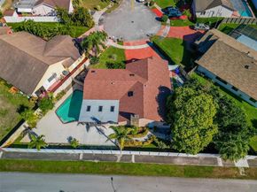 8920 NW 15th St, Pembroke Pines FL 33024