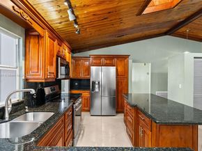 8920 NW 15th St, Pembroke Pines FL 33024