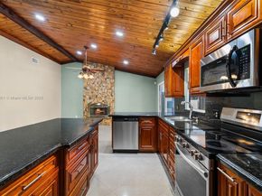 8920 NW 15th St, Pembroke Pines FL 33024