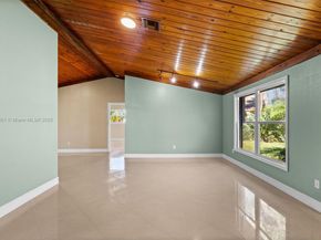 8920 NW 15th St, Pembroke Pines FL 33024