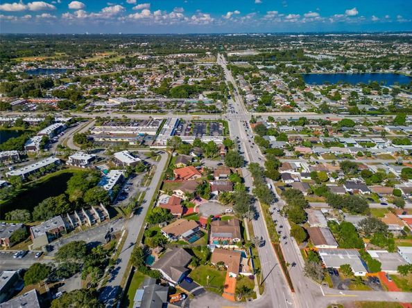 8920 NW 15th St, Pembroke Pines FL 33024