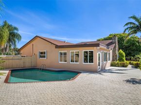 8920 NW 15th St, Pembroke Pines FL 33024