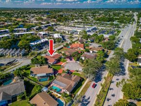 8920 NW 15th St, Pembroke Pines FL 33024