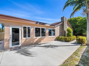 8920 NW 15th St, Pembroke Pines FL 33024