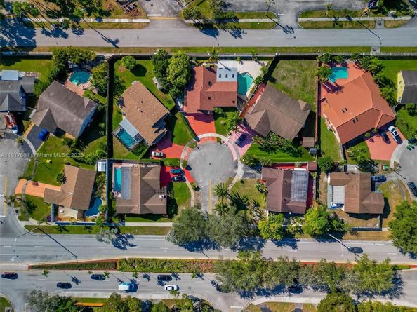 8920 NW 15th St, Pembroke Pines FL 33024