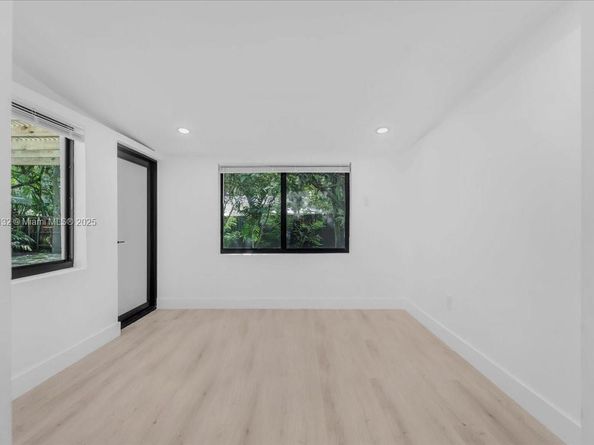 5220 SW 6 St, Miami FL 33134