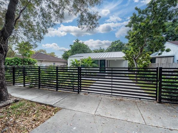 5220 SW 6 St, Miami FL 33134