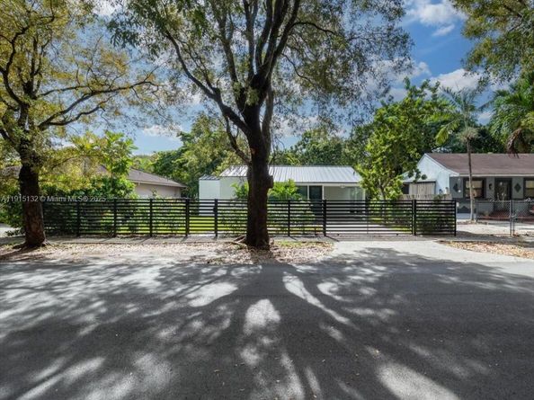 5220 SW 6 St, Miami FL 33134