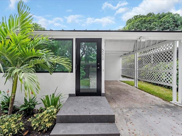 5220 SW 6 St, Miami FL 33134
