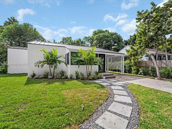 5220 SW 6 St, Miami FL 33134