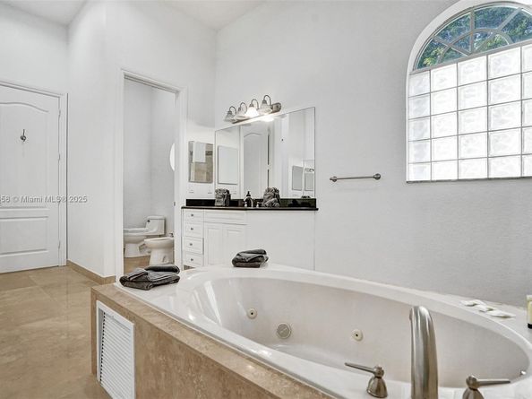 13751 Pine Meadow Ct, Davie FL 33325