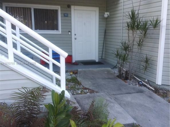 3437 NW 44th St 104, Oakland Park FL 33309