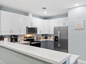 817-819 NW 1st Ave, Fort Lauderdale FL 33311