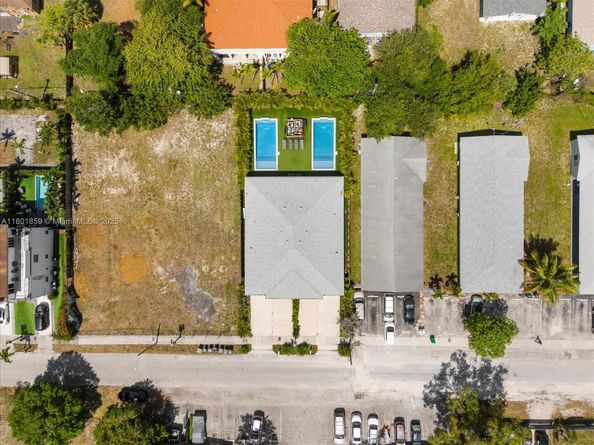 817-819 NW 1st Ave, Fort Lauderdale FL 33311