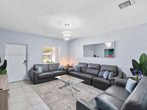 817-819 NW 1st Ave, Fort Lauderdale FL 33311