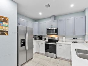 817-819 NW 1st Ave, Fort Lauderdale FL 33311