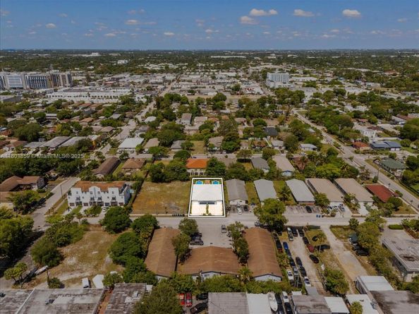 817-819 NW 1st Ave, Fort Lauderdale FL 33311