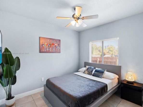 817-819 NW 1st Ave, Fort Lauderdale FL 33311